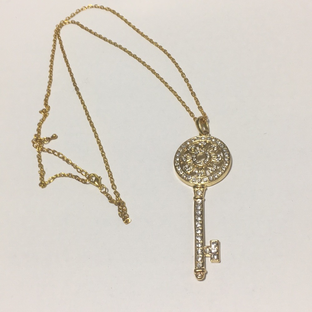 Long key necklace